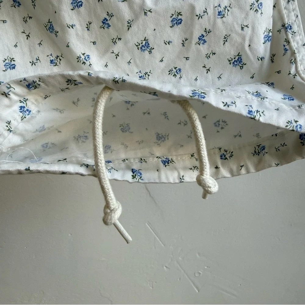 Levi’s “Isabel” Floral White ‘94 Baggy Cargo Pants NWOT - Picture 5 of 7